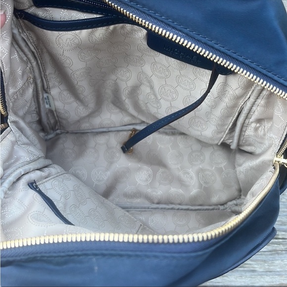 Michael kors backpack - Picture 7 of 11